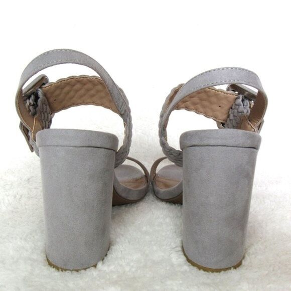 Heeled Sandals Light Gray Faux Suede Womens Size 7.5 Qupid Alona Style 702062 - Picture 4 of 13